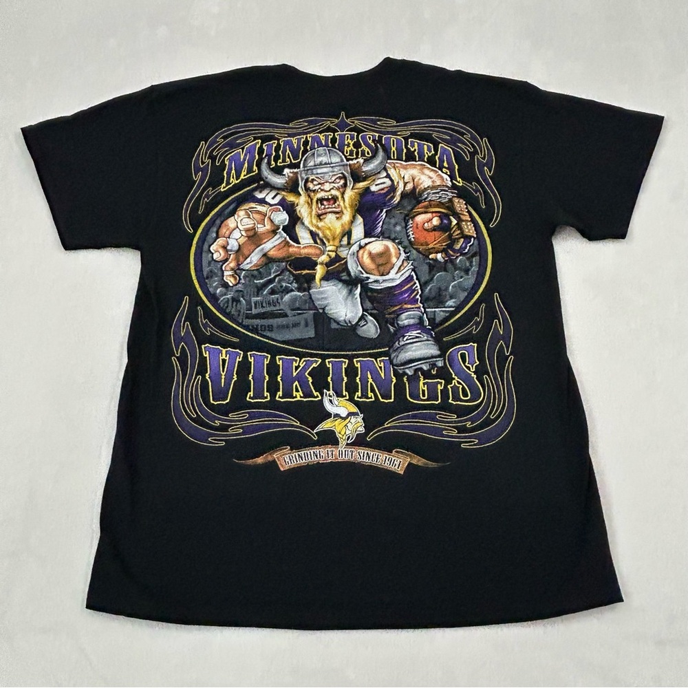 Minnesota Vikings NFL Football Majestic Black Graphic Short Sleeve Shirt Mens